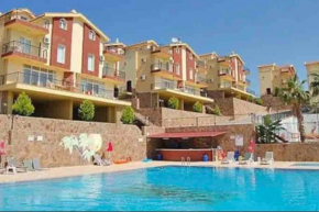 Kismideniz manzarali havuzlu daire